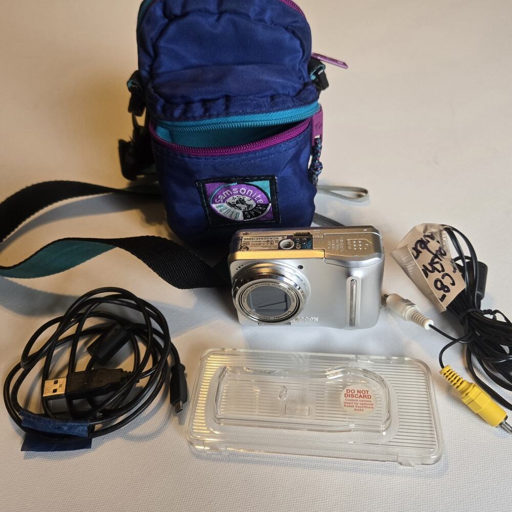 Kodak EasyShare C875 Digital Camera Schneider-Kreuznach 5x Lens Bundle Samsonite